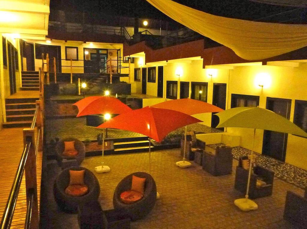 Detente Hotel Abidjan Bagian luar foto